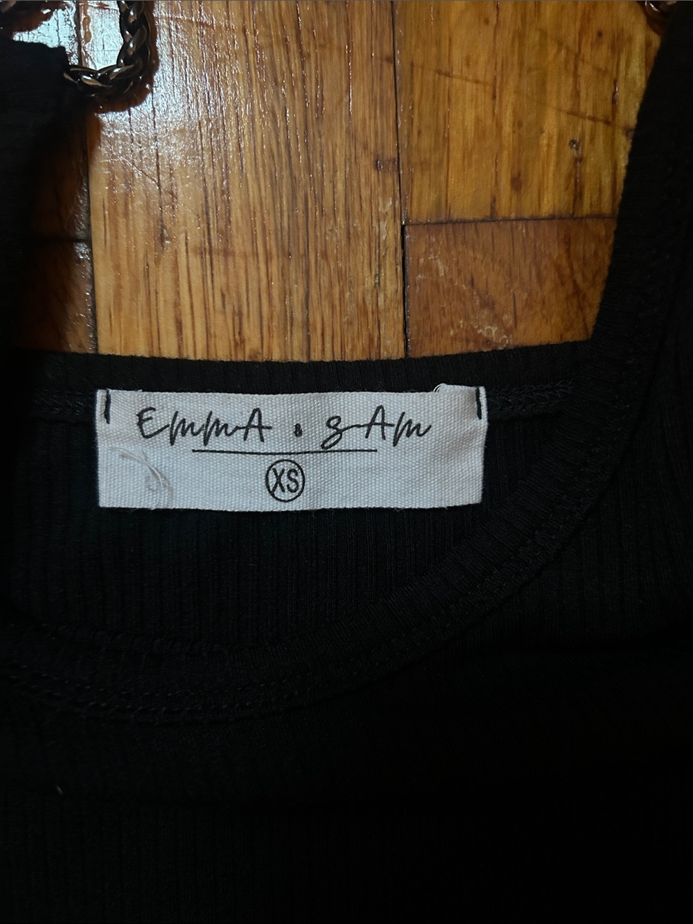 Black Ribbed Crop Tank Top - Picture 2 of 4